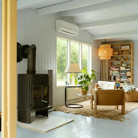 Feriehus Colourful Near Gudmindrup *